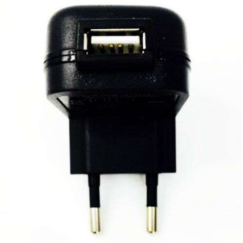 Alimentatore USB potente per ricarica rapida e affidabile