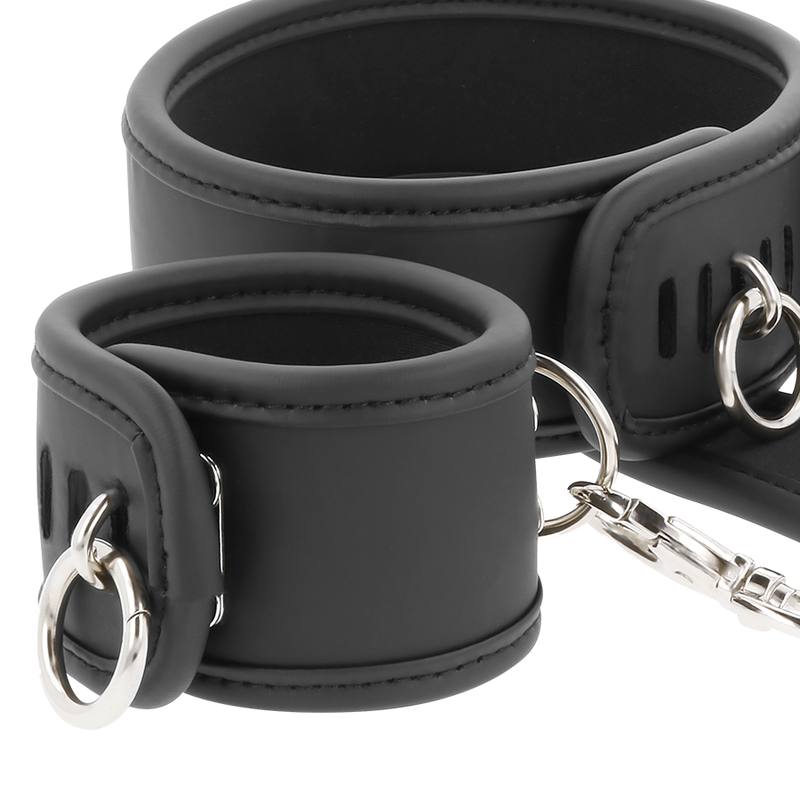Set di Manette BDSM in Pelle Vegan e Metallo Nickel Free per Giocatori Esperti